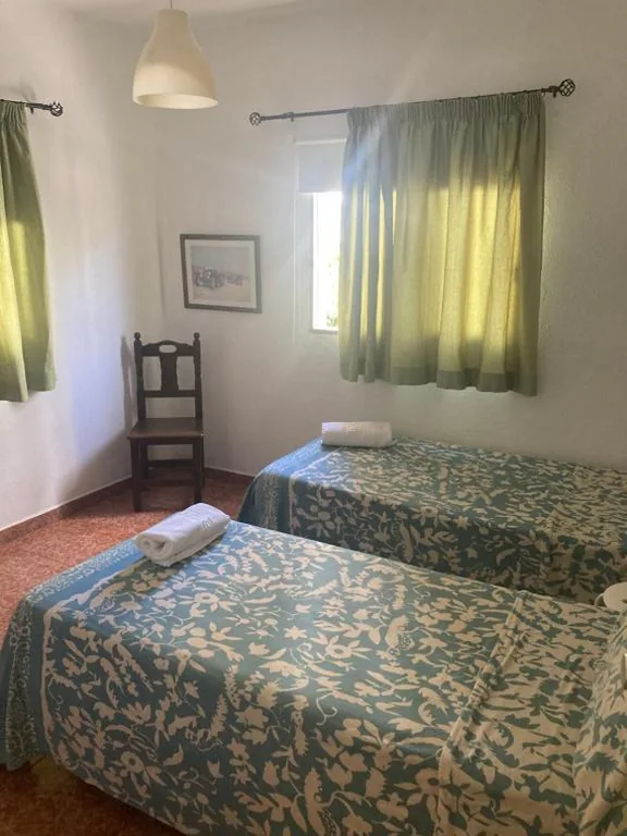 Habitación Doble con baño compartido — Pensión La Paloma
