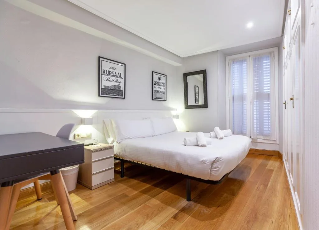 Camera Doppia con bagno privato esterno — Pension Larrea
