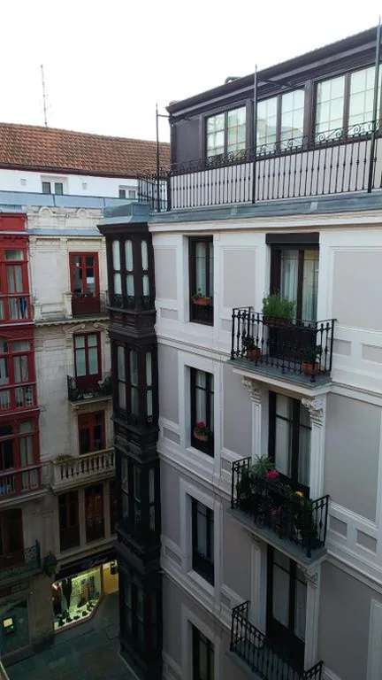 Habitación Doble Básica con baño compartido — Pensión Manoli