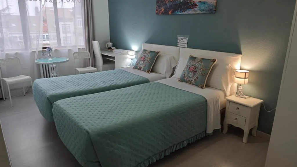 Zimmer mit Stadtblick – 2 Betten — Pensión Mar Azul