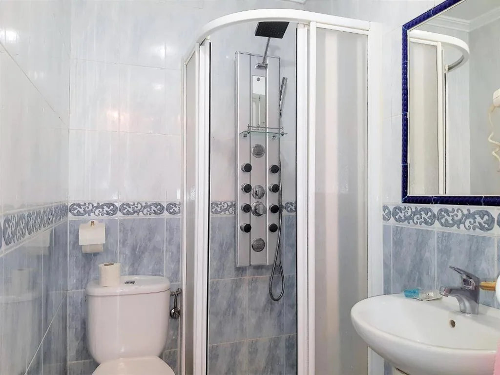 Camera doppia con bagno privato — Pensión Martín
