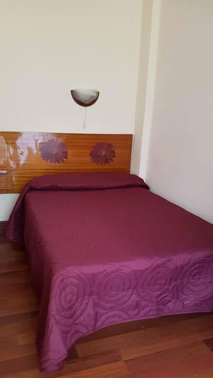 Habitación Doble con baño compartido — Pension Martinez