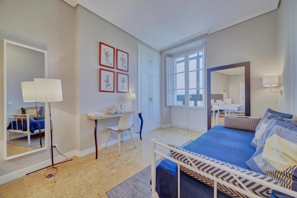 Habitación Doble Superior - 2 camas, con vistas a la ciudad — Pensión Mendi
