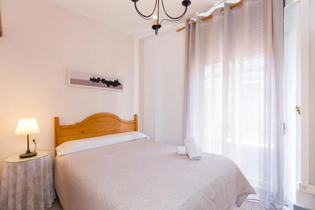 Habitación Doble con baño privado - 1 o 2 camas — Pension Mesones