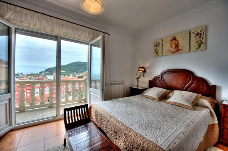 Superior tweepersoonskamer met zeezicht en balkon — Pensión Mirador Fin da Terra