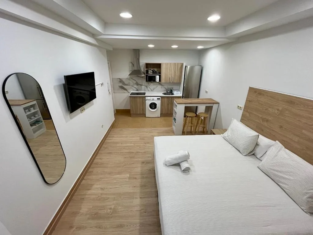 Estudio Estándar — Pensión Miramar