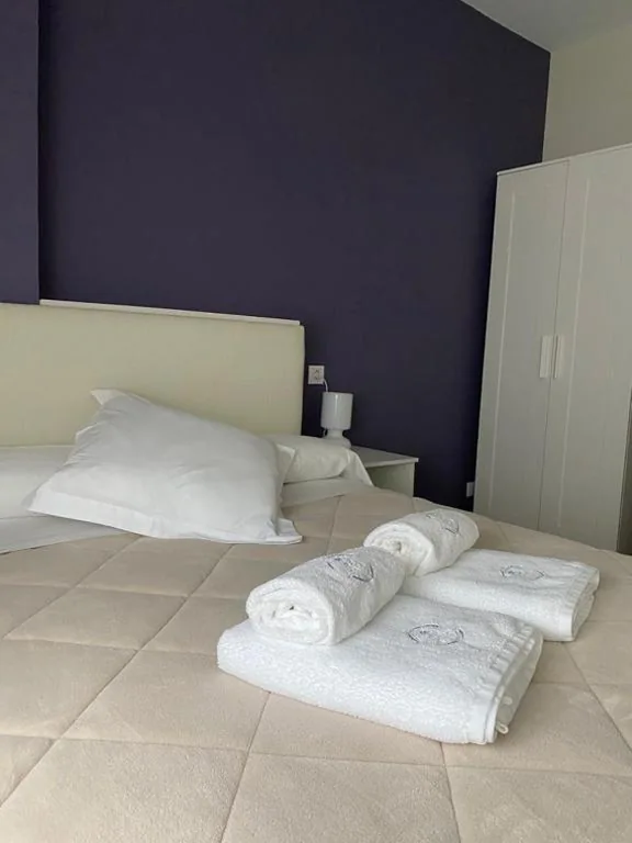 Habitación Doble con baño privado - 1 o 2 camas — Pensión NAVIA A Pontenova