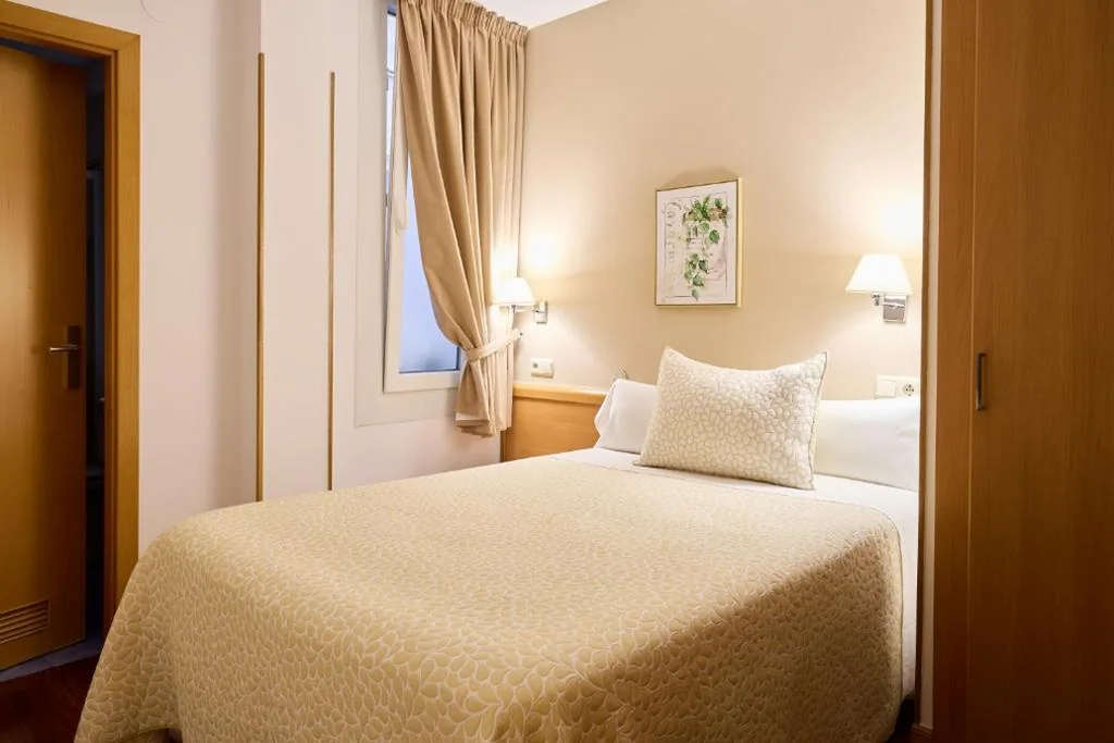 Chambre Double - Intérieure — Pensión Nuevas Artes