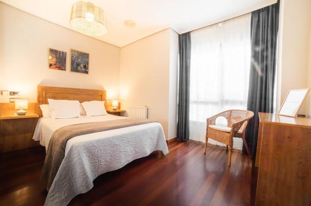 Habitación Doble con baño privado — Pensión O Camiño