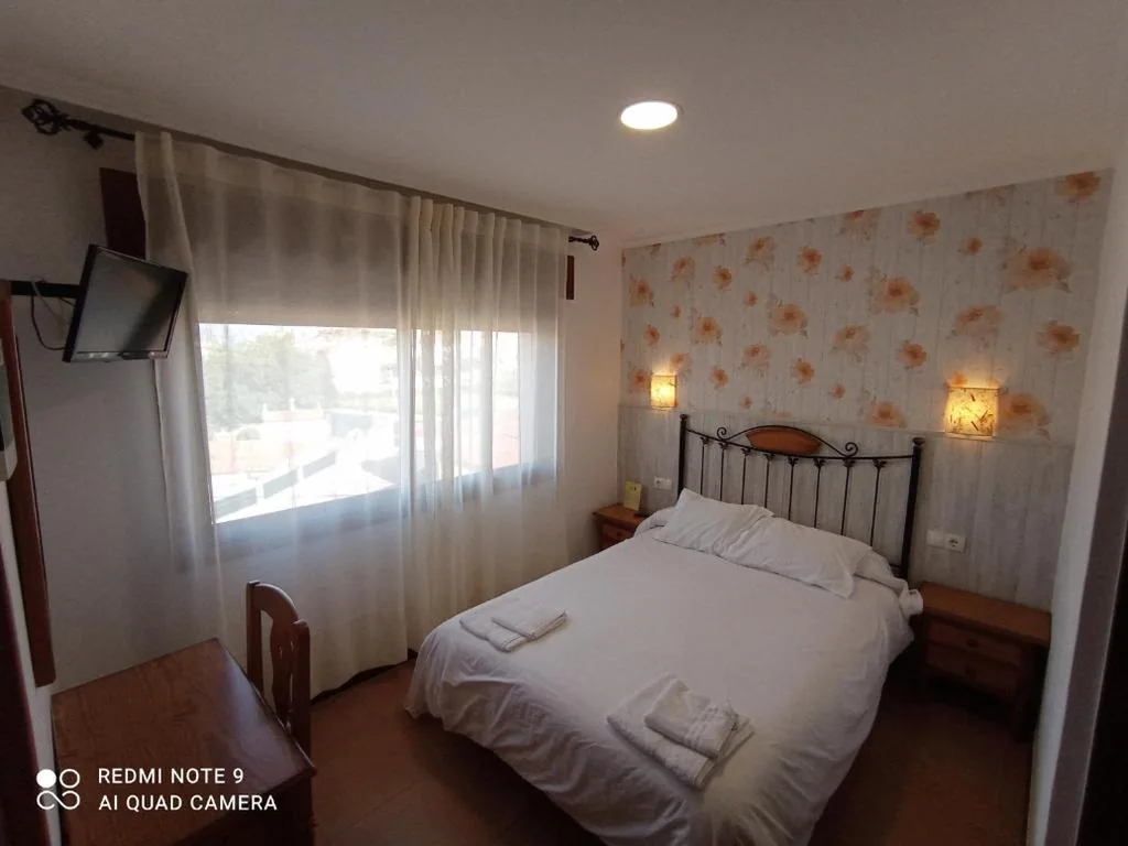 Doppelzimmer mit eigenem Bad — Pensión O Escondidino