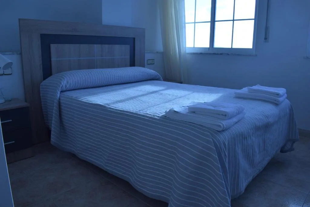 Quarto com cama de casal — Pensión o noso bar