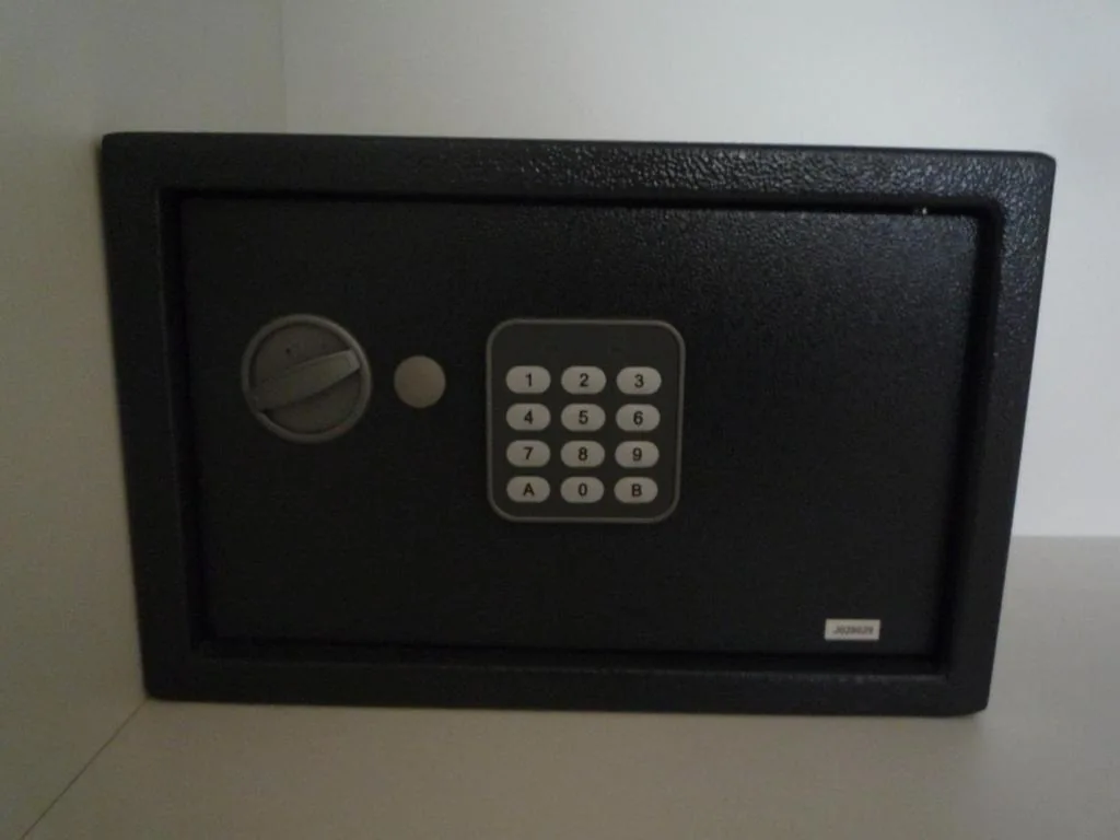 Camera doppia con balcone - senza servizio di pulizia giornaliero — Pension Ondarra Autocheck-In