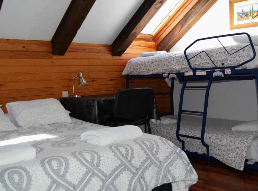 Chambre familiale (2 adultes et 2 enfants) — Pensión Panticosa