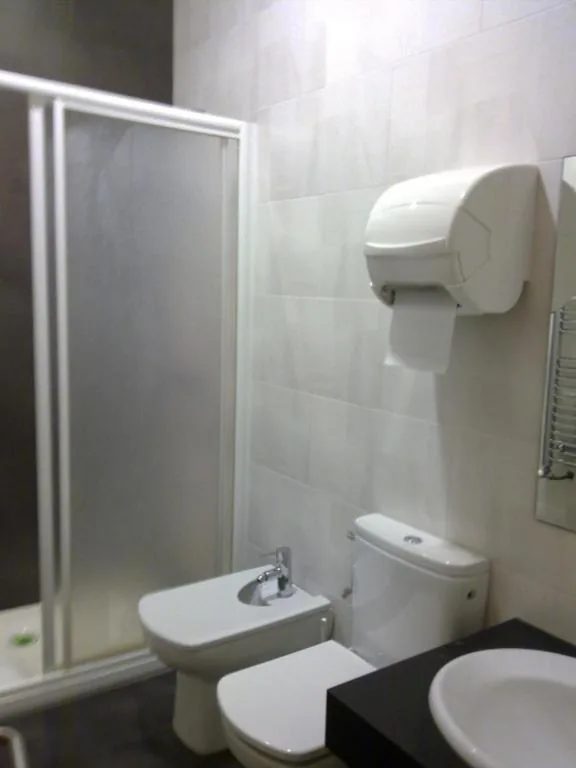Habitación Doble con baño compartido - 2 camas — Pensión Peiró