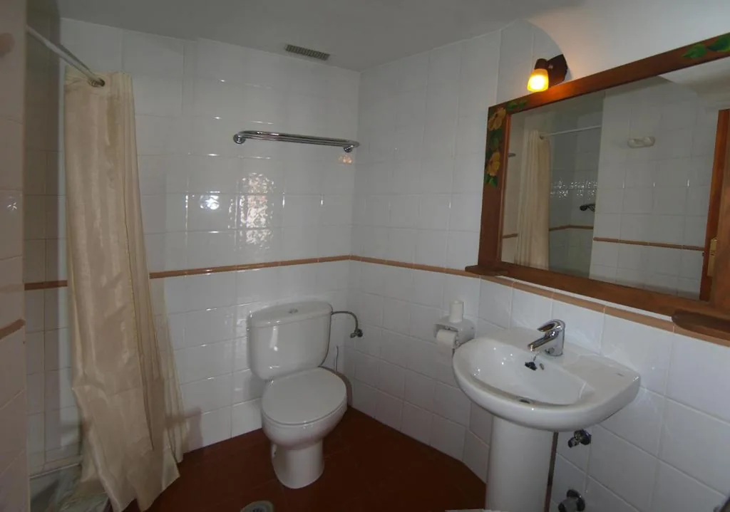 Room with Large Bed — Pensión Plaza del Ayuntamiento