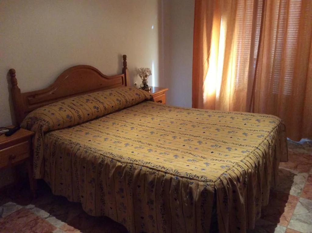 Camera Doppia con bagno in comune — Pensión Princesa