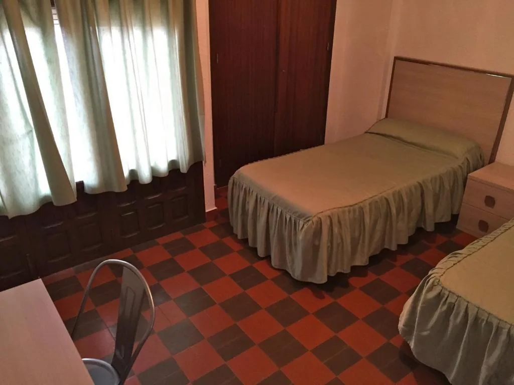 Habitación Doble Económica - 1 o 2 camas — Pensión Provenzal