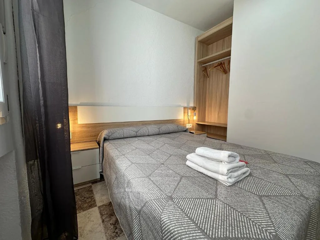 Habitación Doble con baño privado — Pensión Recogidas