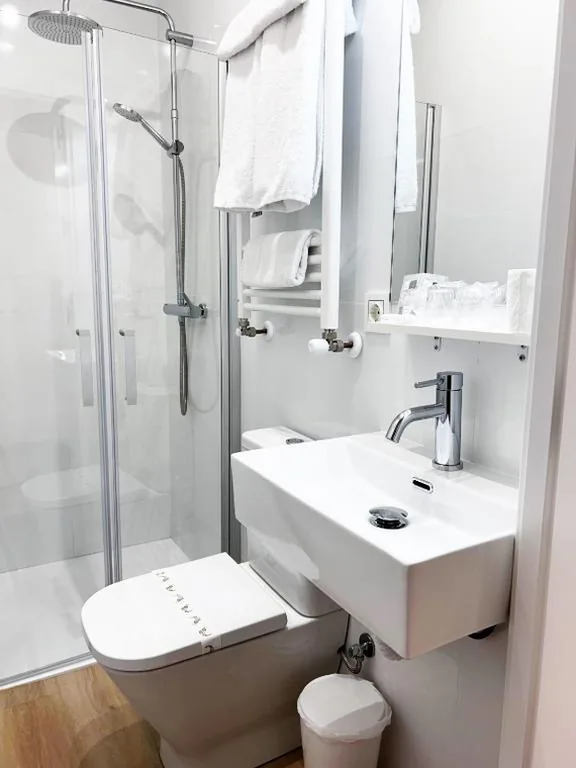 Habitación Doble Pequeña - 2 camas — Pensión Régil