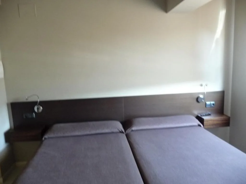 Standard Double Room - 2 Beds — PENSIÓN RESTAURANTE "O RETIRO "