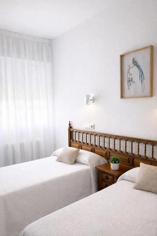 Habitación Doble con baño privado - 2 camas — Pensión Rey