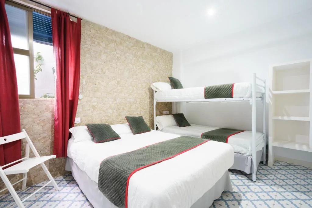 Quarto Familiar — Pensión Riad Mediterraneo