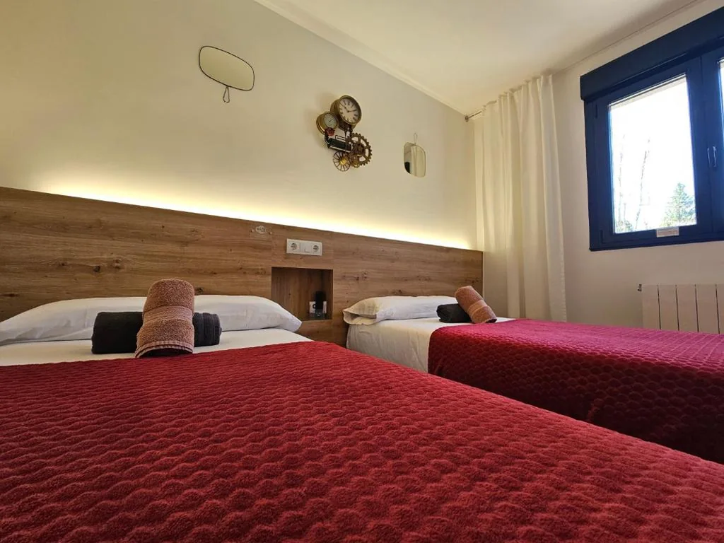 Camera doppia con bagno privato - 2 letti — PENSION ROSELLA
