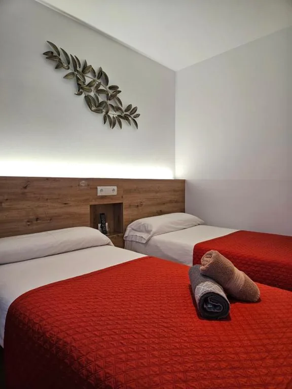 Camera doppia con bagno privato - 2 letti — PENSION ROSELLA