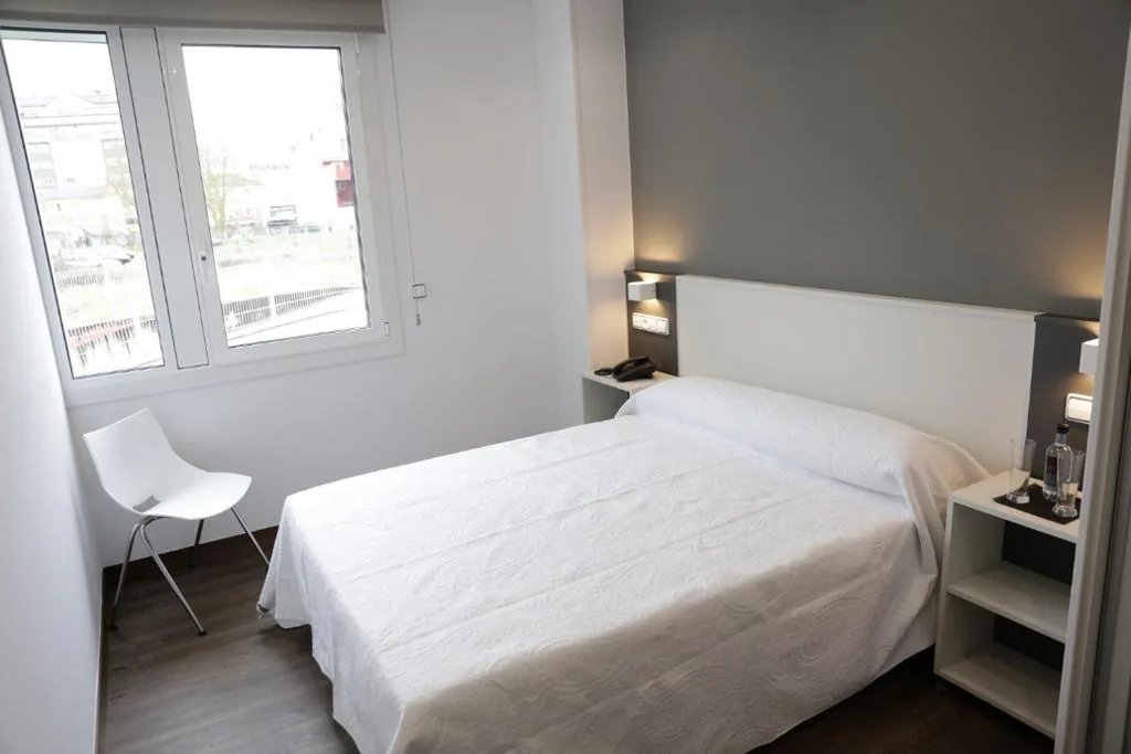 Doppelzimmer mit eigenem Bad — Pensión Rúa Peregrino
