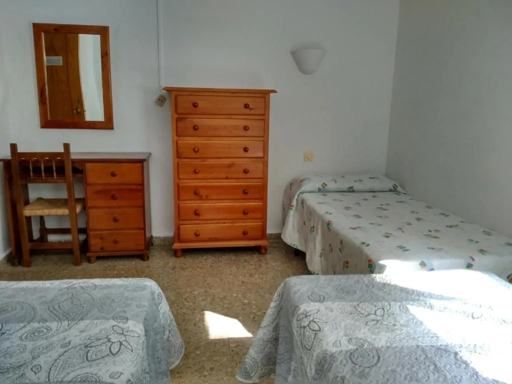 Habitación Triple Clásica — Pensión Rural Arroyo la Teja