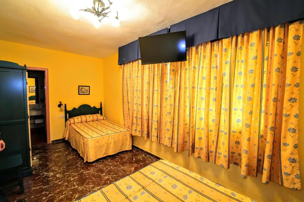 Quarto Duplo com cama extra — Pension Rural La Fonda