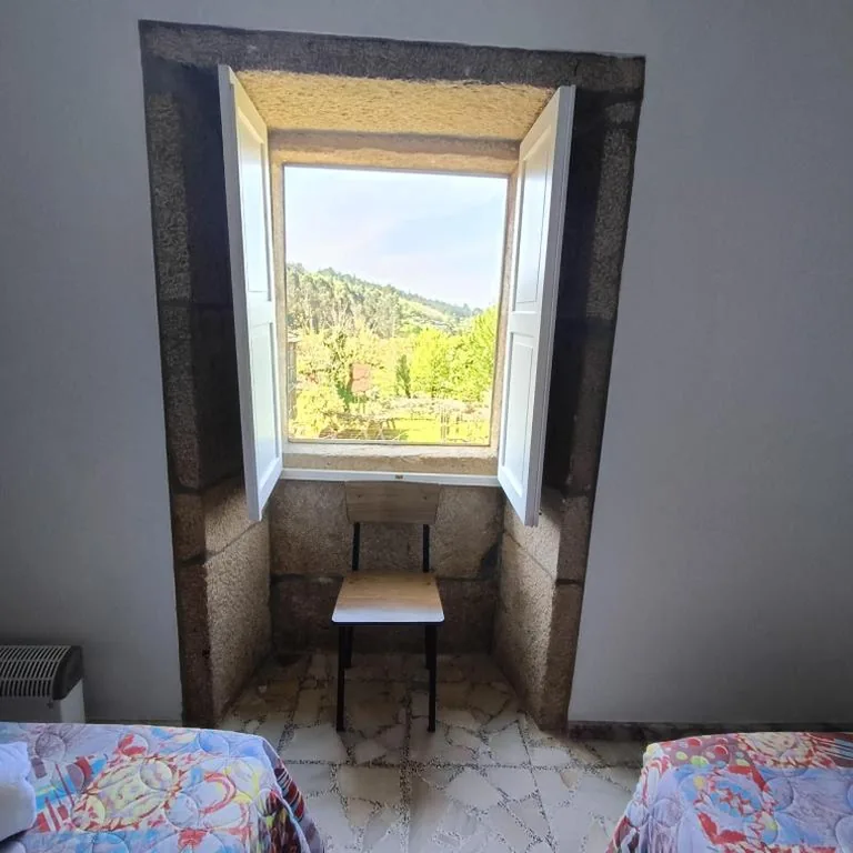 Camera doppia con bagno in comune - 2 letti — Pensión Rural para Peregrinos "AREAL"