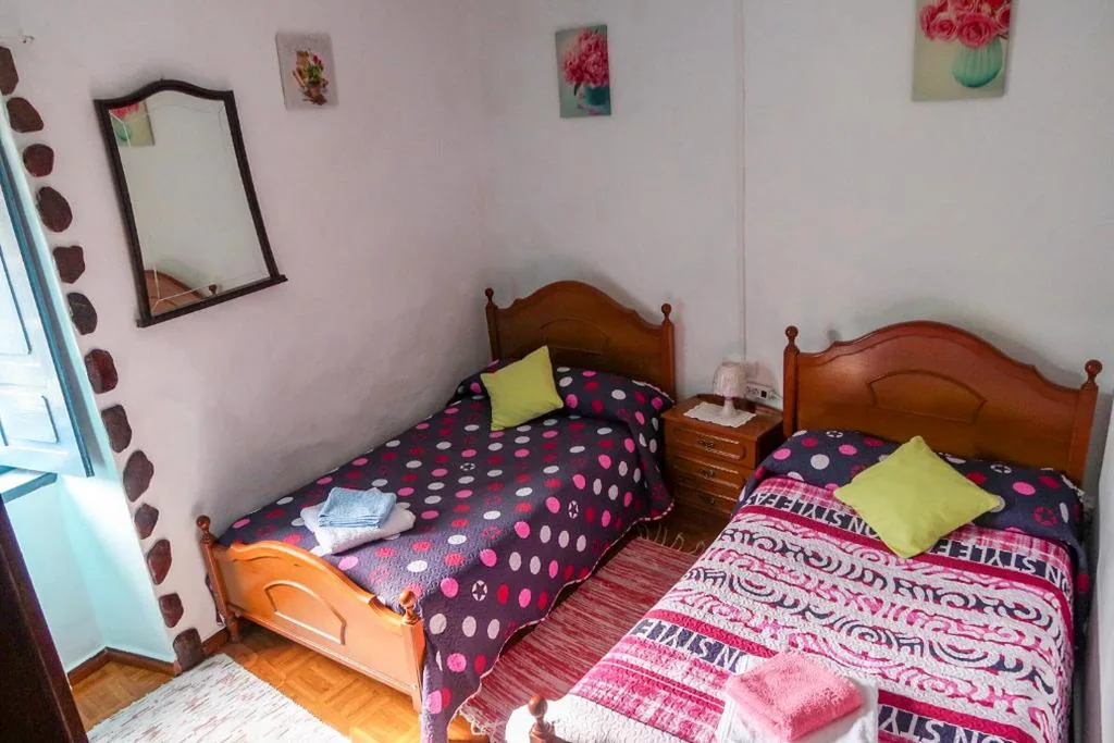 Tweepersoonskamer met 2 bedden — Pensión Santa Rosa