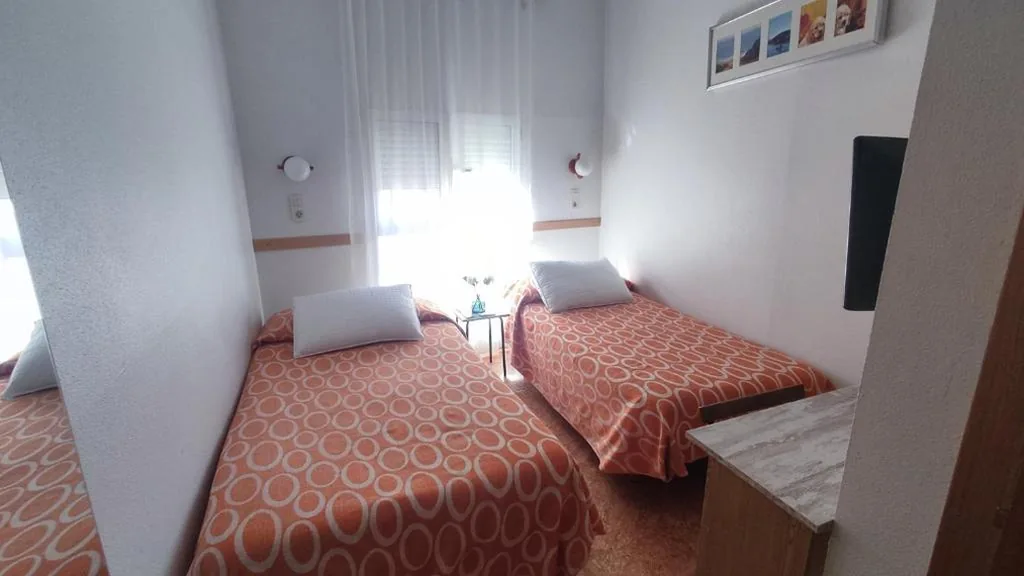 Chambre double - 1 ou 2 lits — Pension Segura