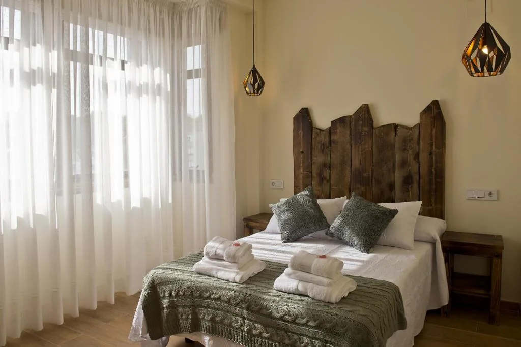 Chambre double avec salle de bains privative — PENSION SOBRADO