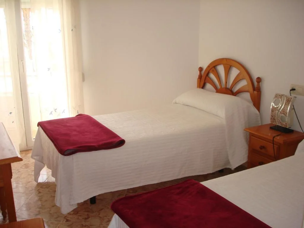 Habitación Doble - 2 camas — Pensión sol y playa