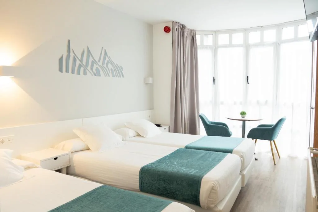 Habitación Doble con cama supletoria — Pensión Txiki Polit