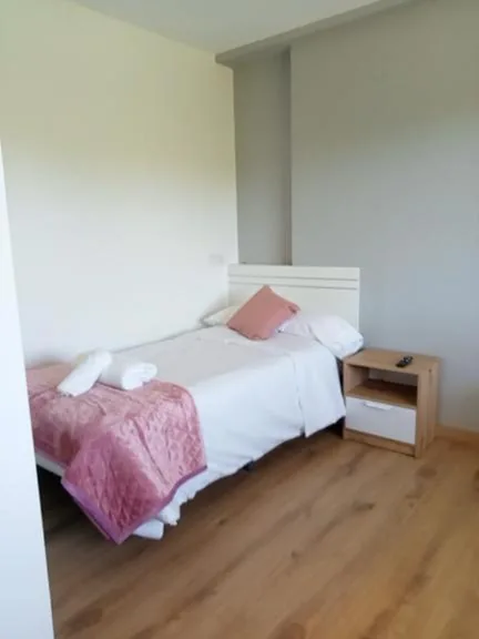 Klassisches Dreibettzimmer — Pension Xacobeo Lavacolla