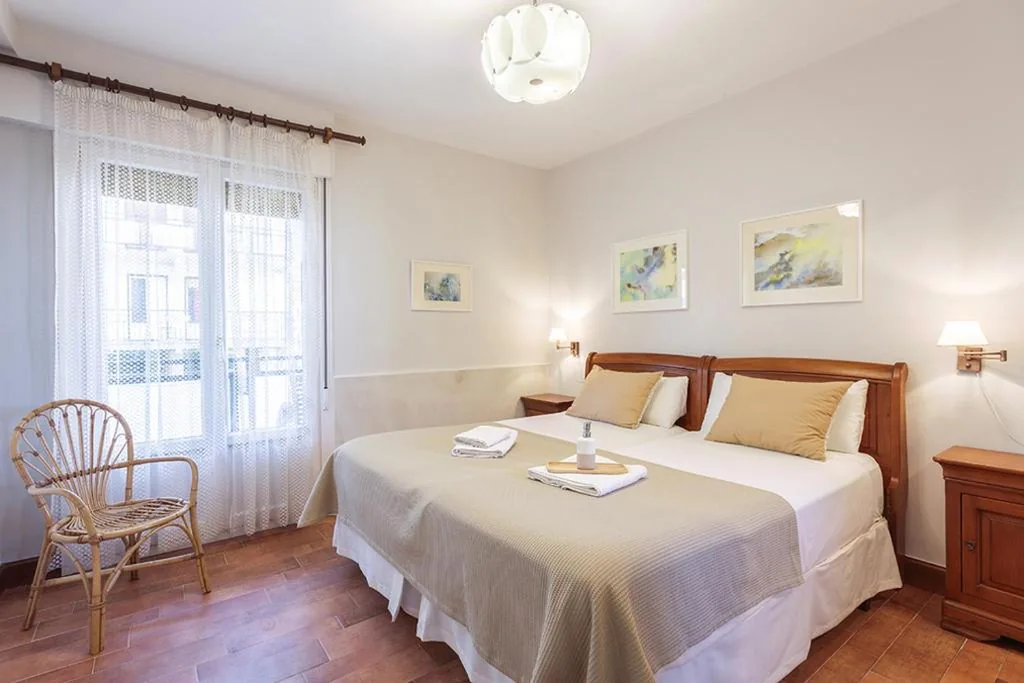 Tweepersoonskamer - 2 bedden — Pensión Zarauz Playa