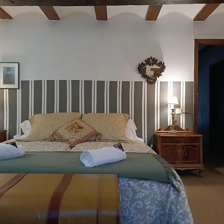 Habitación Doble con baño - 1 o 2 camas — Peregrinando, pensión con encanto
