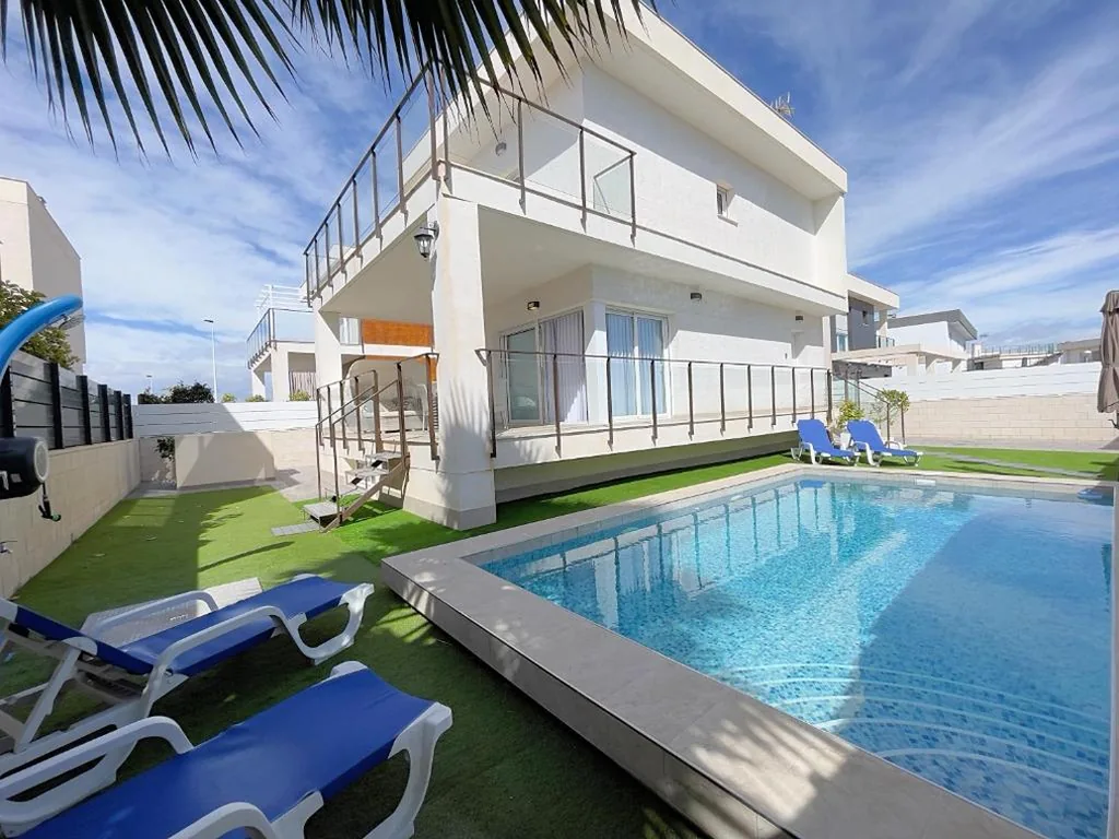 带私人泳池的别墅 — Perfect Getaway Villa