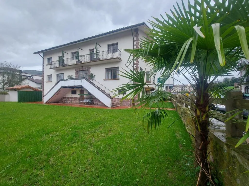 Villa Superior — PERLA ETXEA