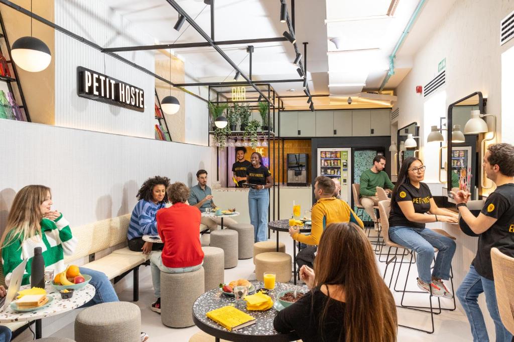 Petit Hostel Palacio Real