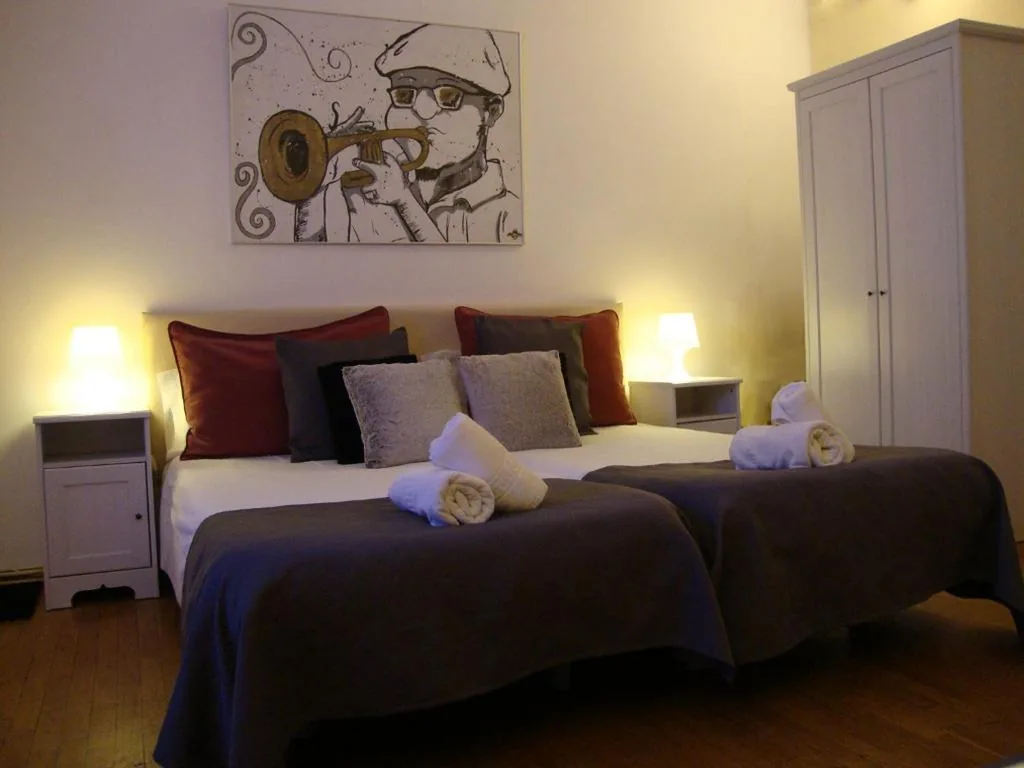 Camera doppia con 2 letti — Petit Hotel