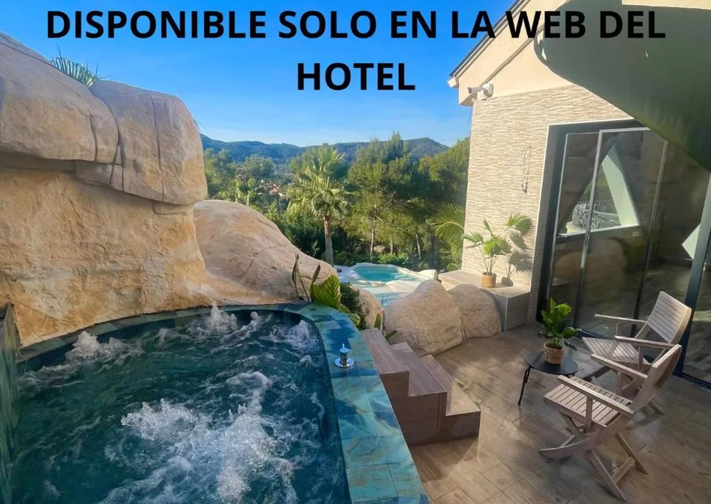 Suite com vista para a piscina — Petit Mirador