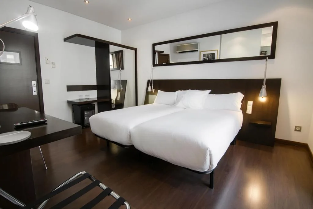 Camera doppia con letto supplementare — Petit Palace Arana Bilbao