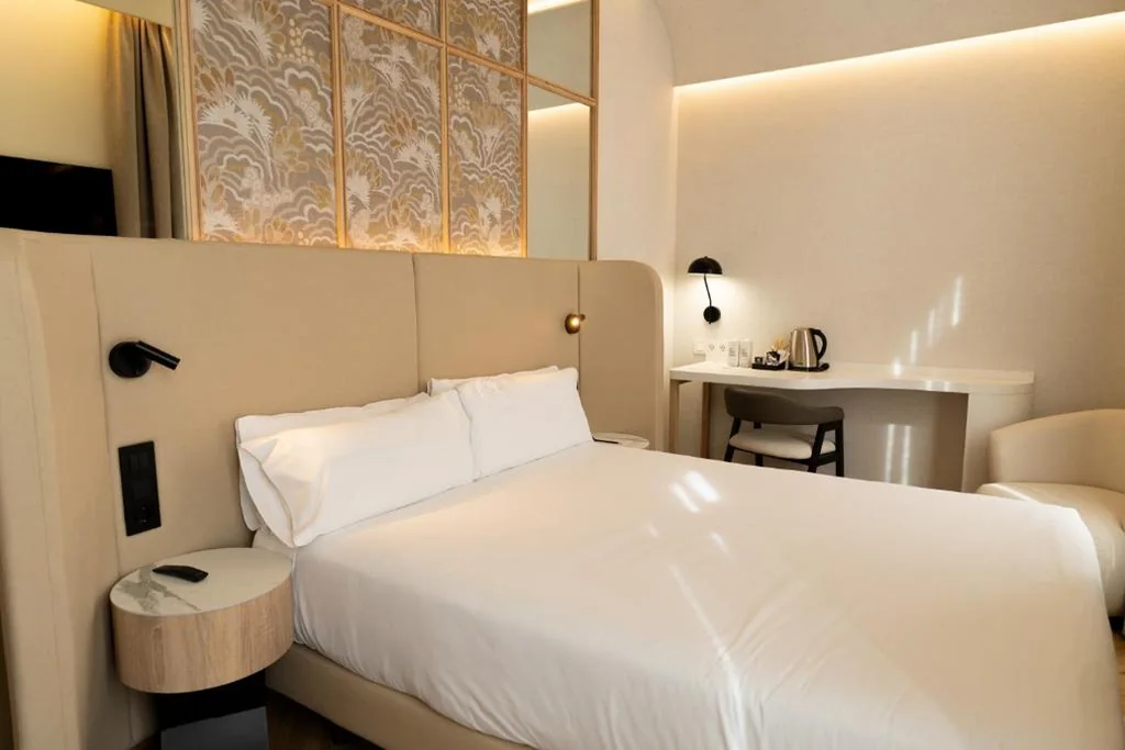 Superior-Doppelzimmer mit Terrasse – 1 oder 2 Betten — Petit Palace Chueca