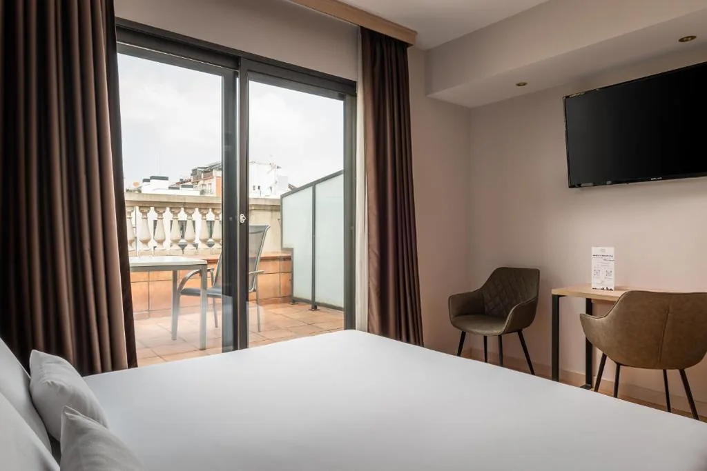 Doppelzimmer mit Terrasse — Petit Palace Eixample