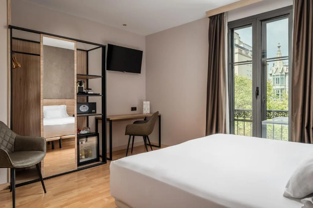 Doppelzimmer mit Aussicht — Petit Palace Eixample