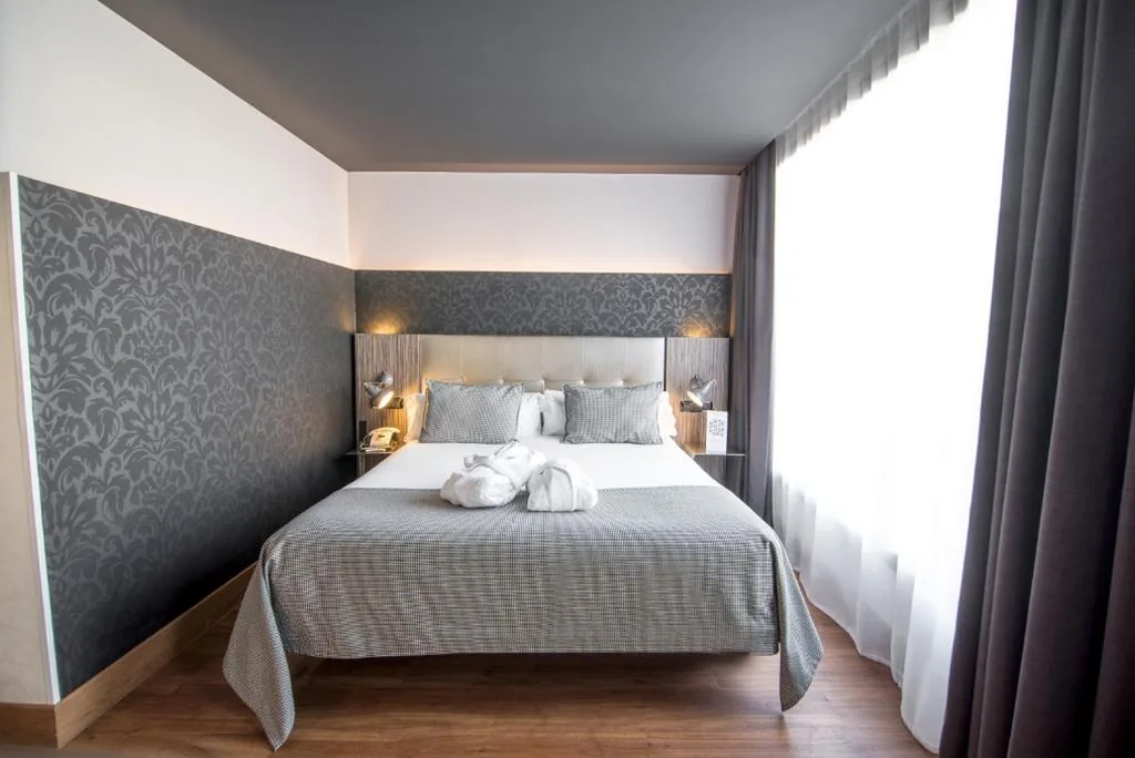 Doppelzimmer mit Terrasse — Petit Palace Museum
